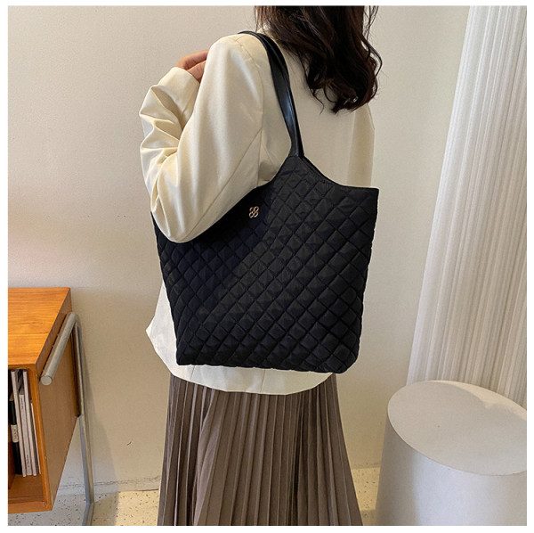 Fashion retro commuter bag, shoulder bag, large capacity Tote bag