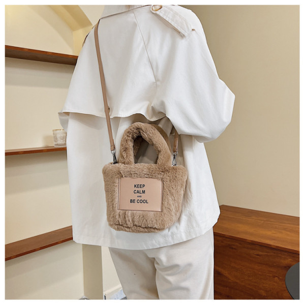 Plush bag Fashion portable small Tote bag One shoulder messenger small square bag