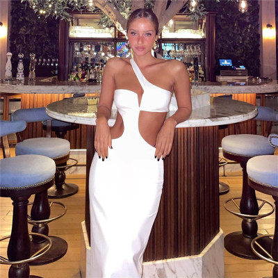 Women's fashion diagonal shoulder sexy cut-out back-fitting buttock dress