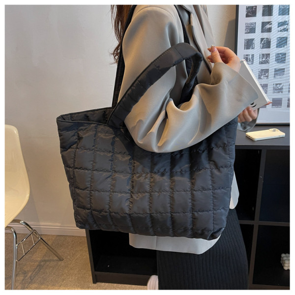 Fashionable leisure large capacity bag, armpit bag, foreign style, simple one shoulder cross-body tote bag