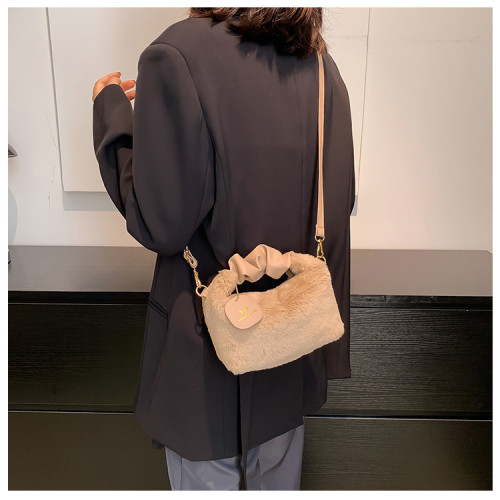 High-grade plush carrying bag, plush bag, versatile and small plush messenger bag