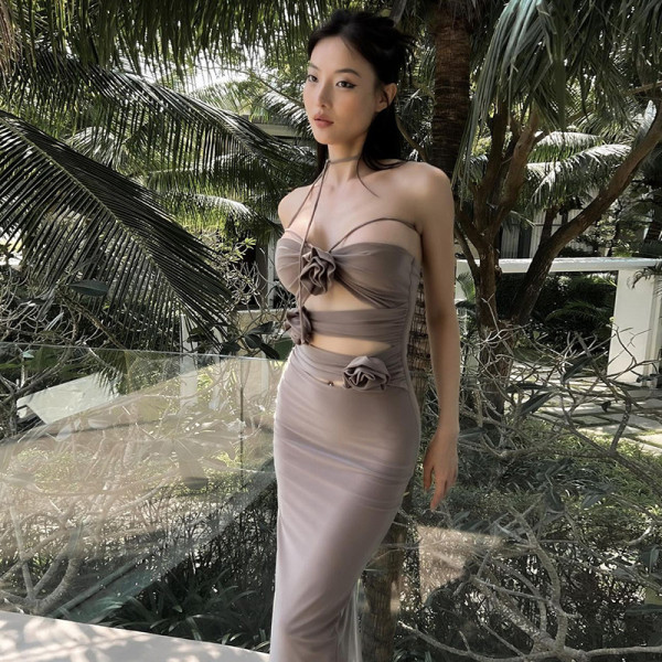 Three-dimensional flower design sexy show chest waist hollow hanging neck hot girl dress