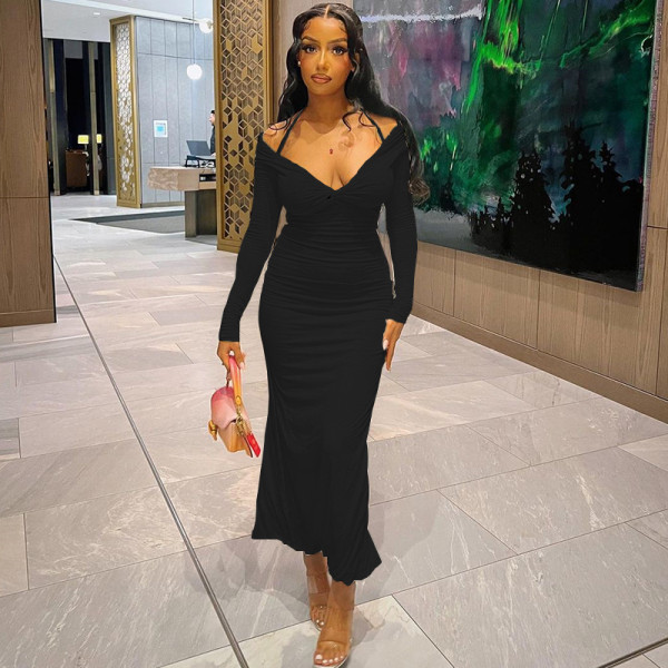 Sexy V-neck hanging neck solid color long-sleeved split buttock pleated fashionable dress