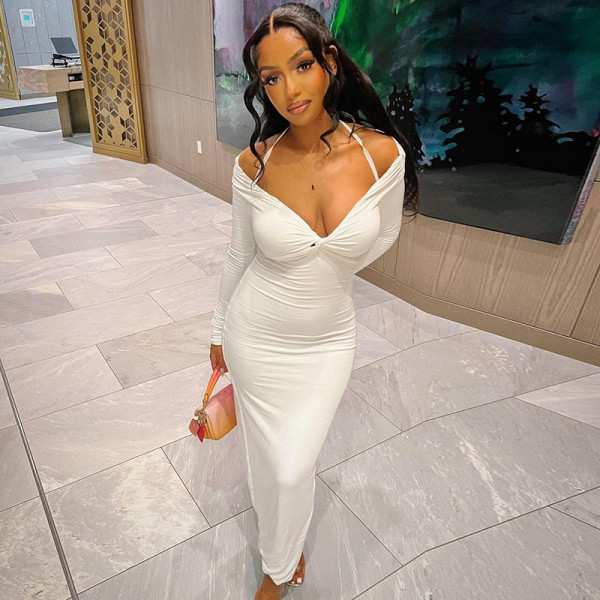 Sexy V-neck hanging neck solid color long-sleeved split buttock pleated fashionable dress