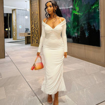 Sexy V-neck hanging neck solid color long-sleeved split buttock pleated fashionable dress Sexy V-neck hanging neck solid color long-sleeved split buttock pleated fashionable dress