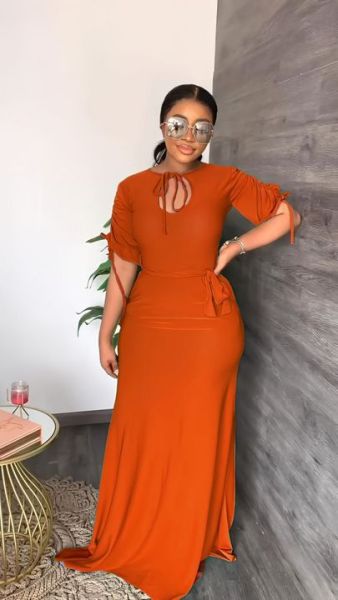 Large women's dress with solid color waist elegant dress