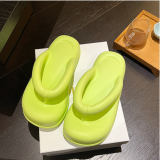 Solid color flip flop Fashion thick bottom anti-slip versatile beach flip flop