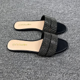 Women's slippers with flat soles