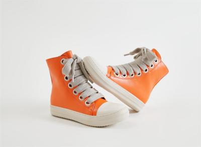 High top shoes, thick shoelaces, large eyelets, men's and women's same pair of cricket shoes