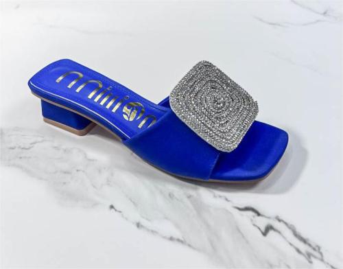 High heeled slippers, thick heeled oversized women's shoes