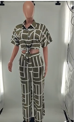 Printed short sleeved shirt and pants casual set