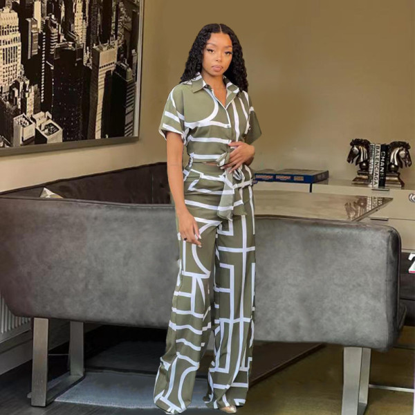 Printed short sleeved shirt and pants casual set