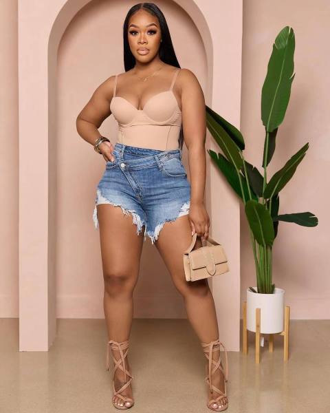 Stretch denim shorts with summer tassels