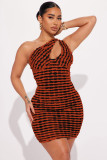 Sexy and fashionable sloping shoulder hollowed out dress