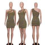 Sexy and fashionable sloping shoulder hollowed out dress