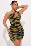 Sexy and fashionable sloping shoulder hollowed out dress
