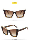Large frame cat eye sunglasses for women, golden V-top, cool sunglasses, trendy and stylish glasses