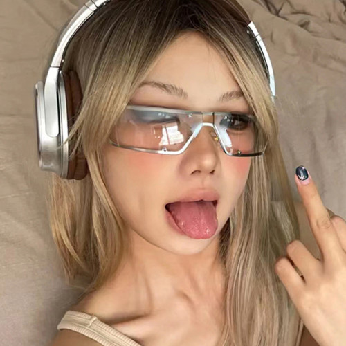 Steampunk style metal rivet glasses Fashion retro oval sunglasses Personality hollowed out sunglasses