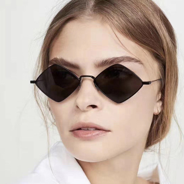 Retro quadrilateral metal frame sunglasses sunglasses hip-hop personalized beach glasses