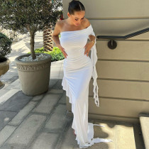 Fashionable and personalized one shoulder pleated solid color slim fitting dress