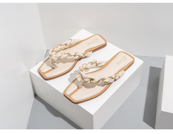 Fashion Chain Large Outwear Beach Flat Bottom Sandals for Women