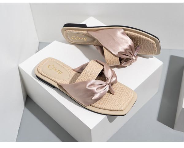 Stone pattern flat bottomed sandals and fashionable ribbon herringbone flip flops
