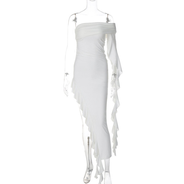 Fashionable and personalized one shoulder pleated solid color slim fitting dress