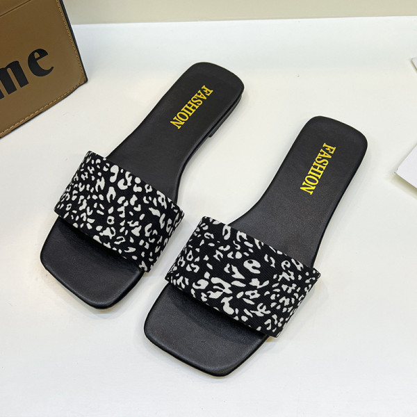 Beach casual fashion sandals