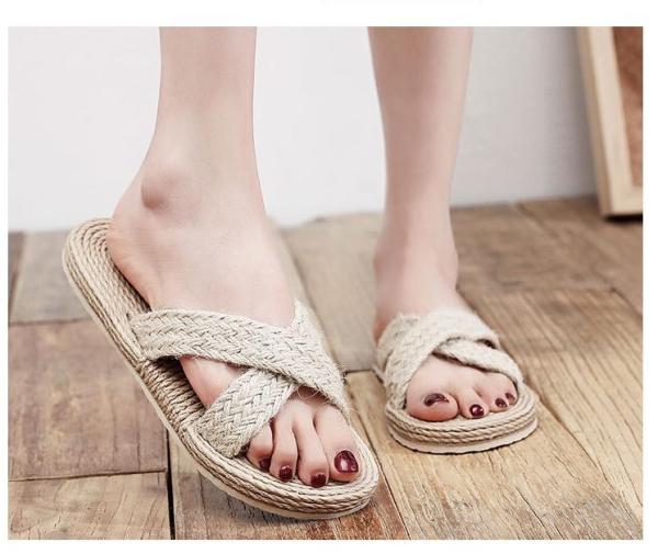 Sandals flip-flops women wear flat bottomed casual beach shoes outside summer women's anti-skid slippers sandals