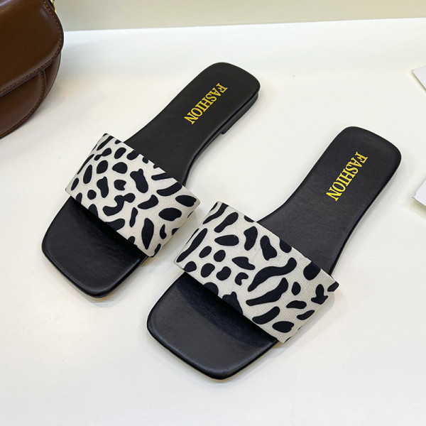 Beach casual fashion sandals
