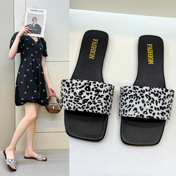 Beach casual fashion sandals