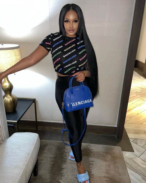 Fashionable and trendy women's color contrast full print tight T-shirt