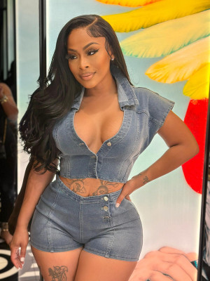 Short sleeved jumpsuit with open buttocks