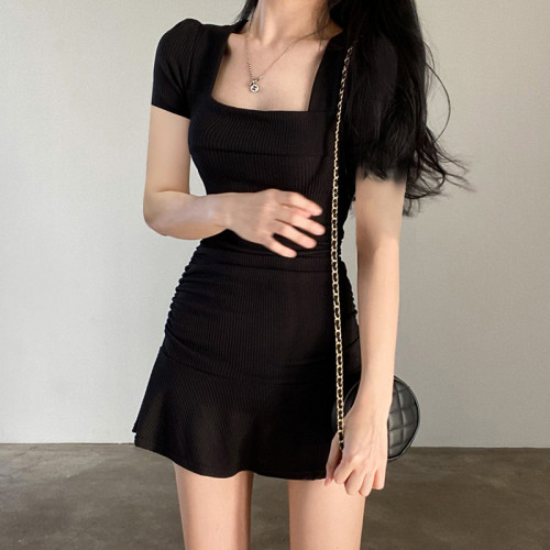 Square neck, simple and fashionable small black dress, short sleeved pleated waist wrap, buttocks, one piece, short