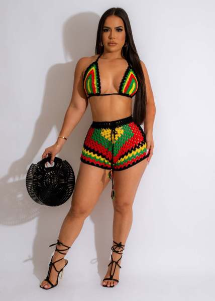 Knitted color matching beach shorts set