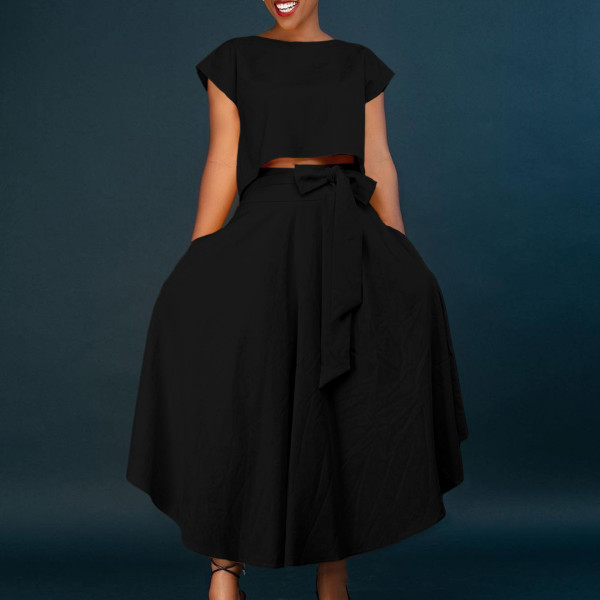 Oversized fashionable and casual top with large hem skirt