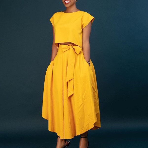 Oversized fashionable and casual top with large hem skirt