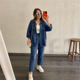 Loose fitting long sleeved shirt cropped pants casual sports set