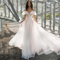 Large Wedding Dress Slim Fit and Slim Shoulder Height Fat Man Lace Flower Off Shoulder Girl Large Wedding Dress Slim Fit and Slim Shoulder Height Fat Man Lace Flower Off Shoulder Girl