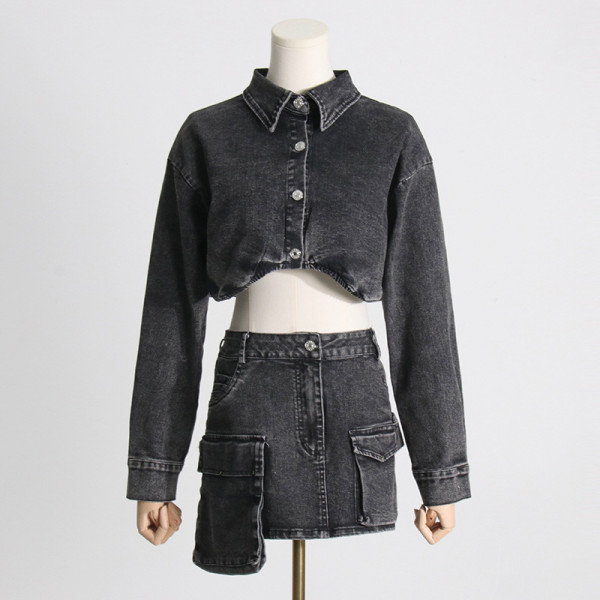 Two piece set of lapel jacket and high waist pocket skirt