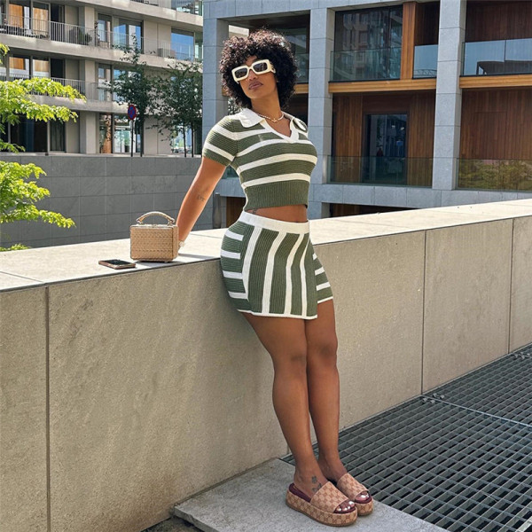 Polo neck short sleeved striped color matching knitted short slim fitting buttocks skirt set