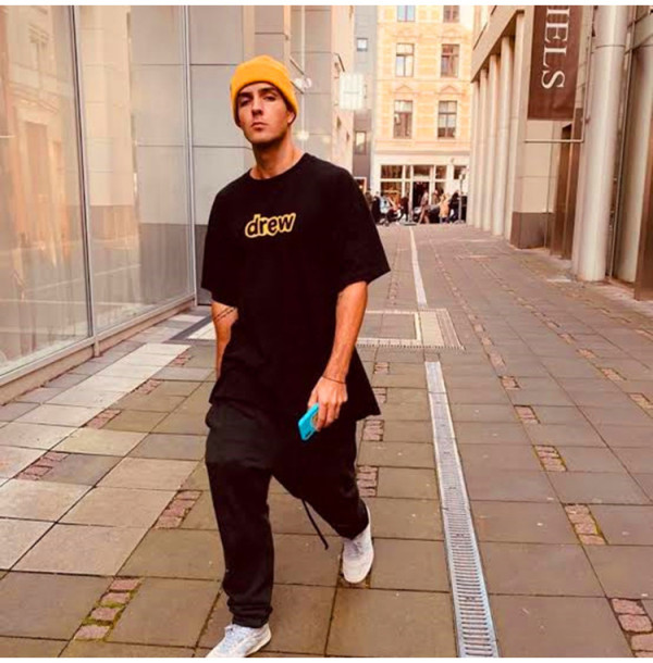 Unisex Big V Couple Loose Short Sleeve T-shirt for Men and Women