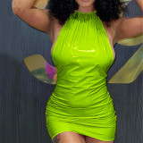 Tight fitting buttocks and hanging neck design, backless bright leather dress, sleeveless short skirt