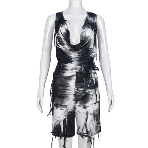 Beggar's fabric hollowed out pile neck short sleeveless hooded jumpsuit