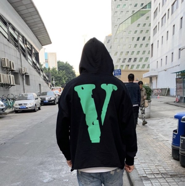 Long sleeved hooded loose reflective large V hoodie