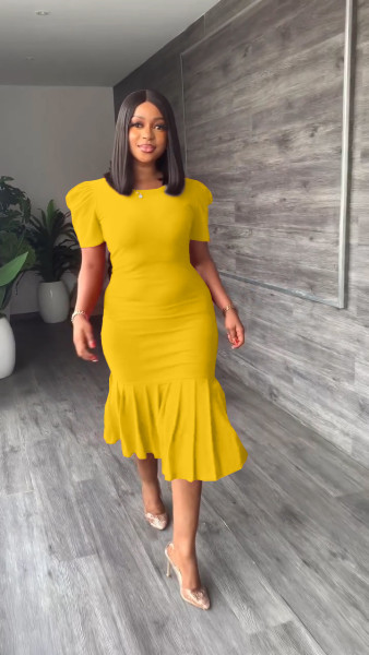 Short sleeved round neck wrap hip skirt pleated mid length dress