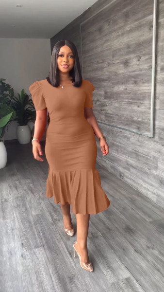 Short sleeved round neck wrap hip skirt pleated mid length dress