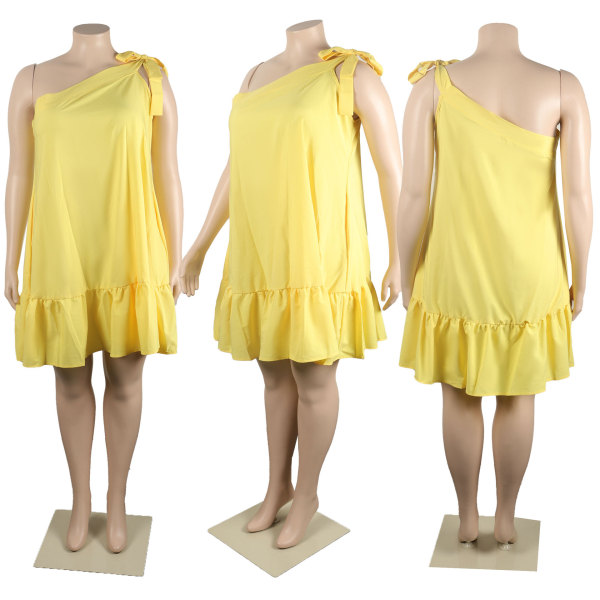 Sexy, fashionable, minimalist diagonal shoulder straps, solid color oversized loose fitting dress
