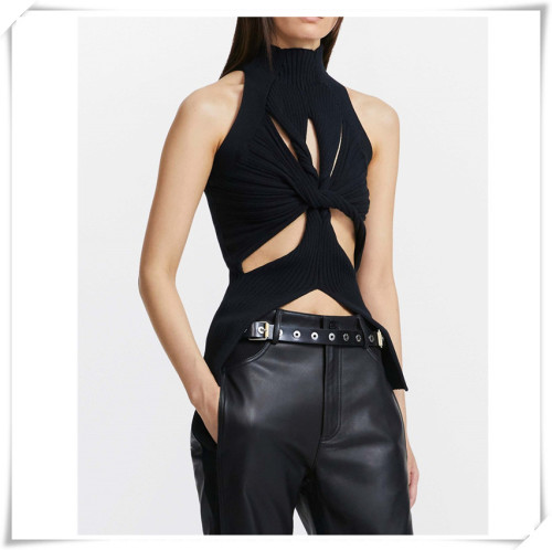 Sleeveless high neck knitted vest