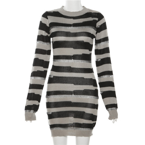 Hollow out knit contrasting color patchwork buttock up dress